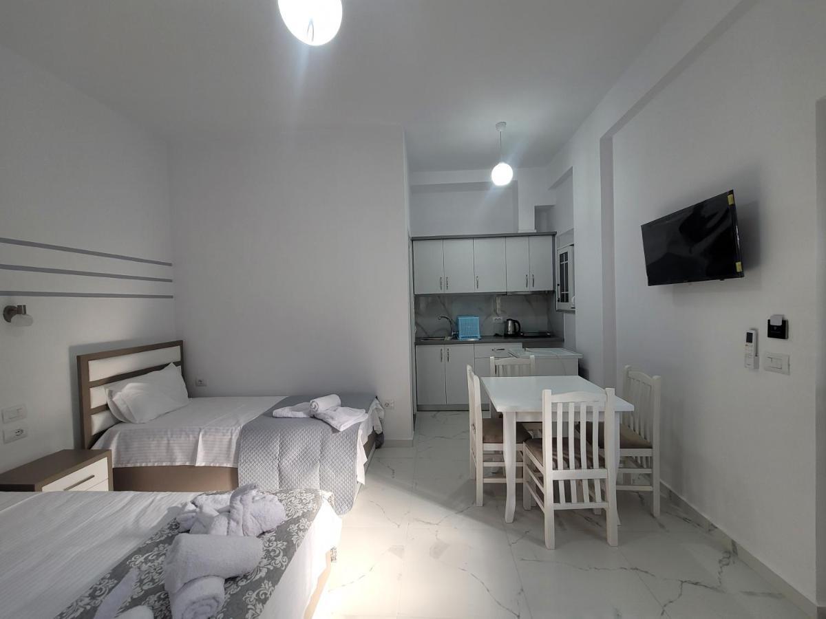 Blue Season Apartment Ksamil Luaran gambar