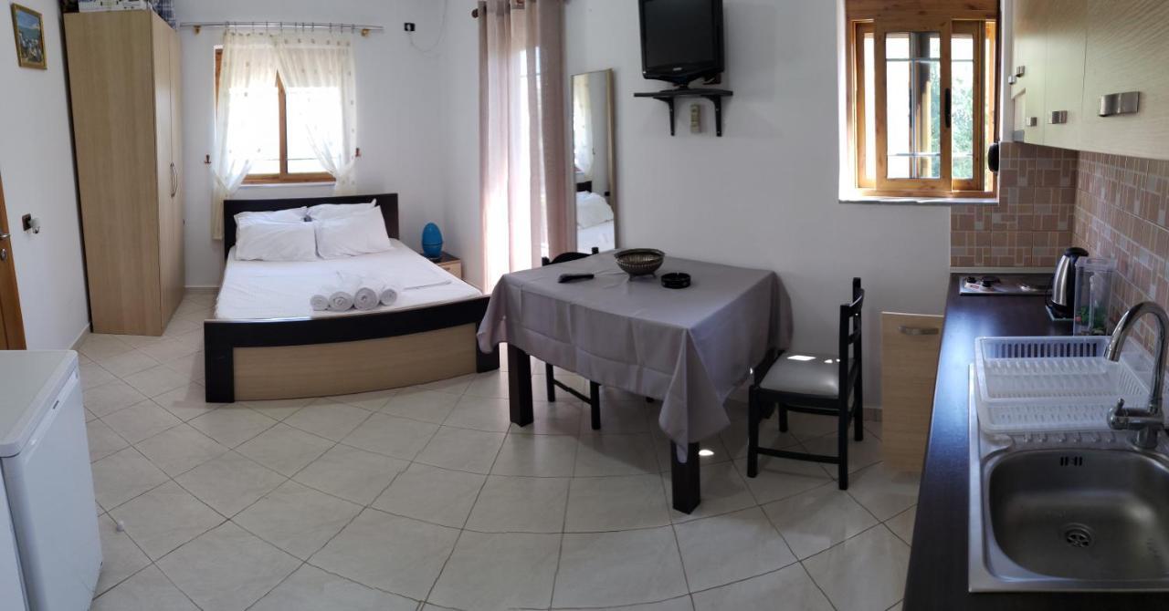 Blue Season Apartment Ksamil Luaran gambar